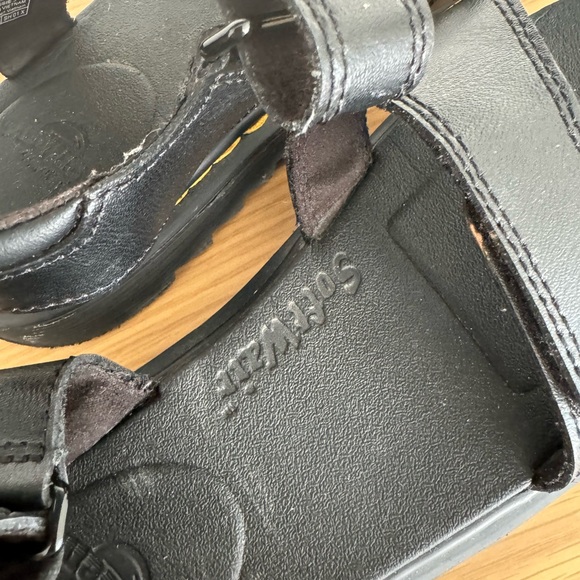 Dr. Martens Klaire Sandal - Kids - Picture 4 of 6